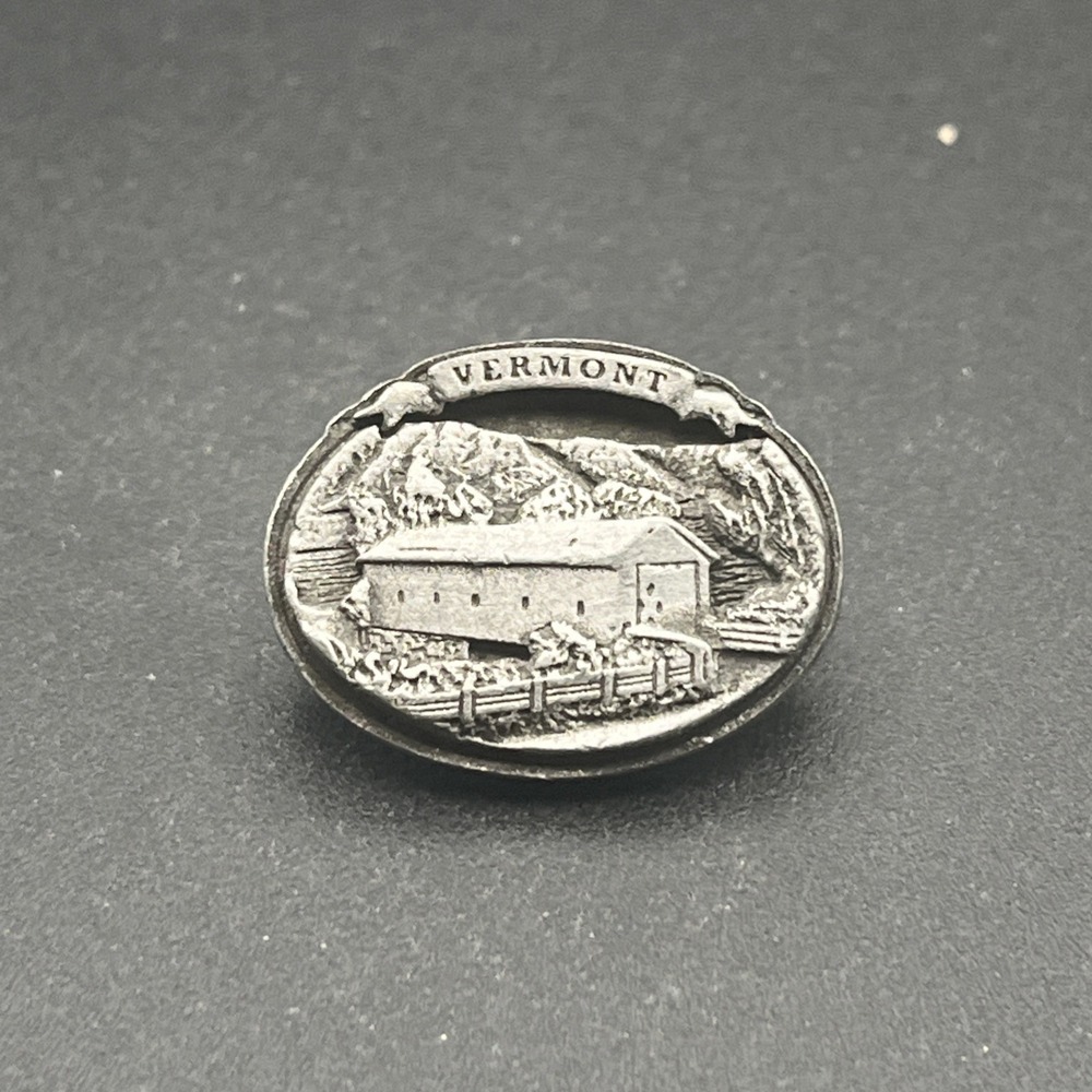 Vermont USA Silver Tone Eastern Illustrating Lapel Hat Pin